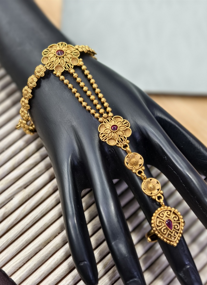 Regal Radiance Adjustable Brass Ring With Kundan Diamonds