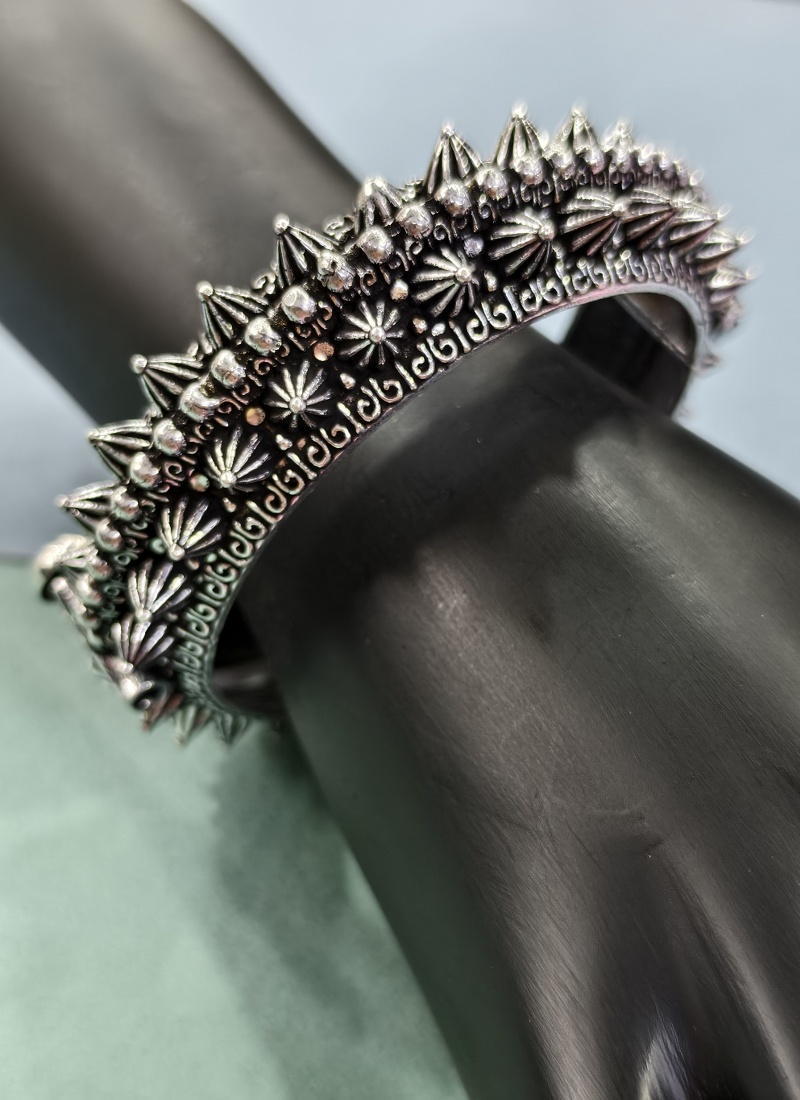 Oxidized Brilliance Brass Kada In Silver Splendor