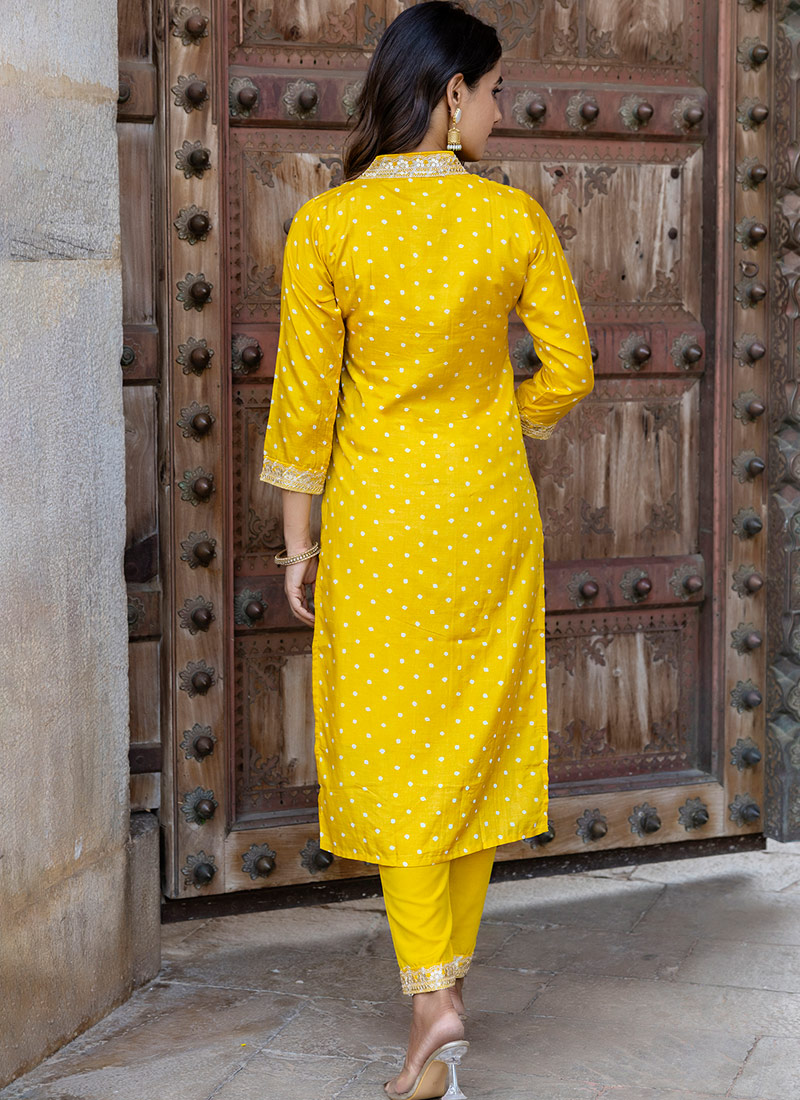 Yellow Silk Embroidered Wedding Salwar Kameez Yellow Silk Embroidered Wedding Salwar Kameez