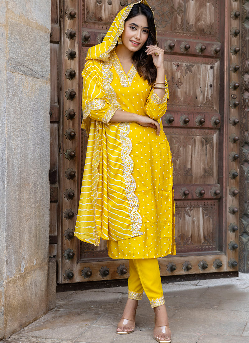 Yellow Silk Embroidered Wedding Salwar Kameez Yellow Silk Embroidered Wedding Salwar Kameez