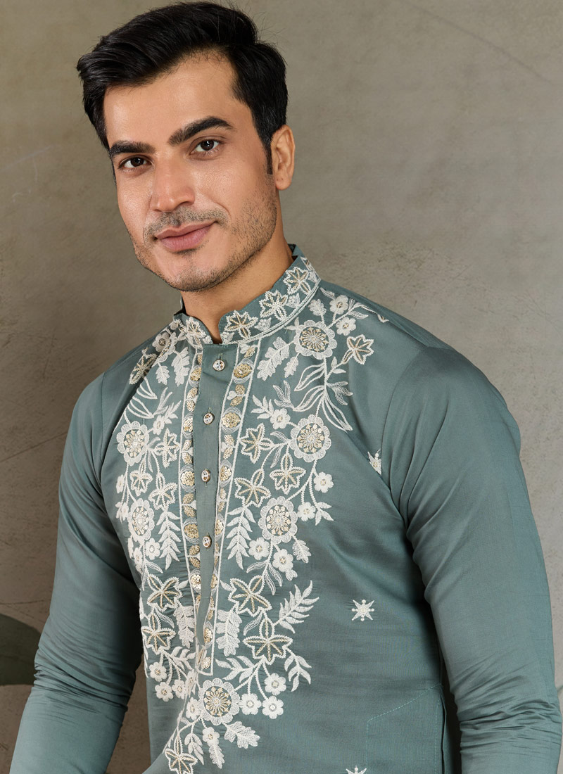 Pastel Pista Viscose Silk Thread Embroidered Navratri Kurta Pastel Pista Viscose Silk Thread Embroidered Navratri Kurta