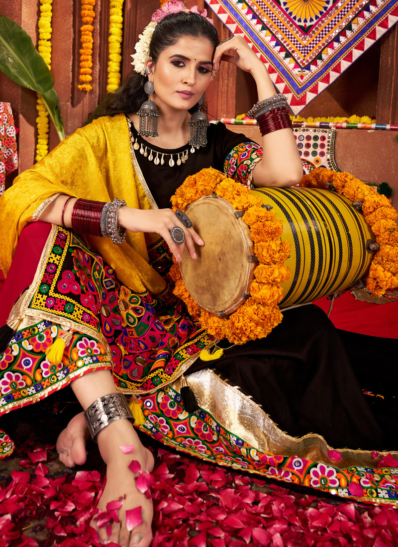 Multi Color Viscose Cotton Thread With Mirror Work Navratri Chaniya Choli Multi Color Viscose Cotton Thread With Mirror Work Navratri Chaniya Choli