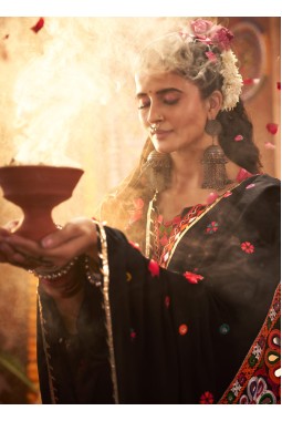 Black Viscose Cotton Thread With Mirror Work Navratri Chaniya Choli