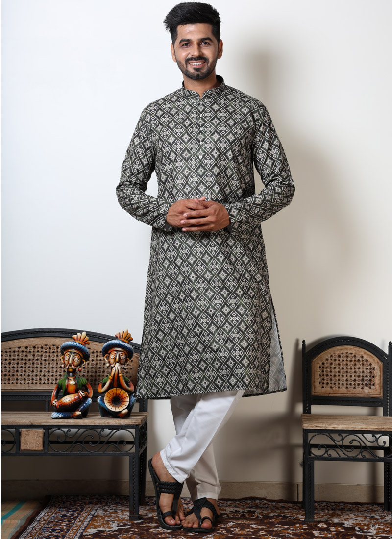 Knee Length Exclusive Navratri Festival 2024 Kurta In Green Knee Length Exclusive Navratri Festival 2024 Kurta In Green