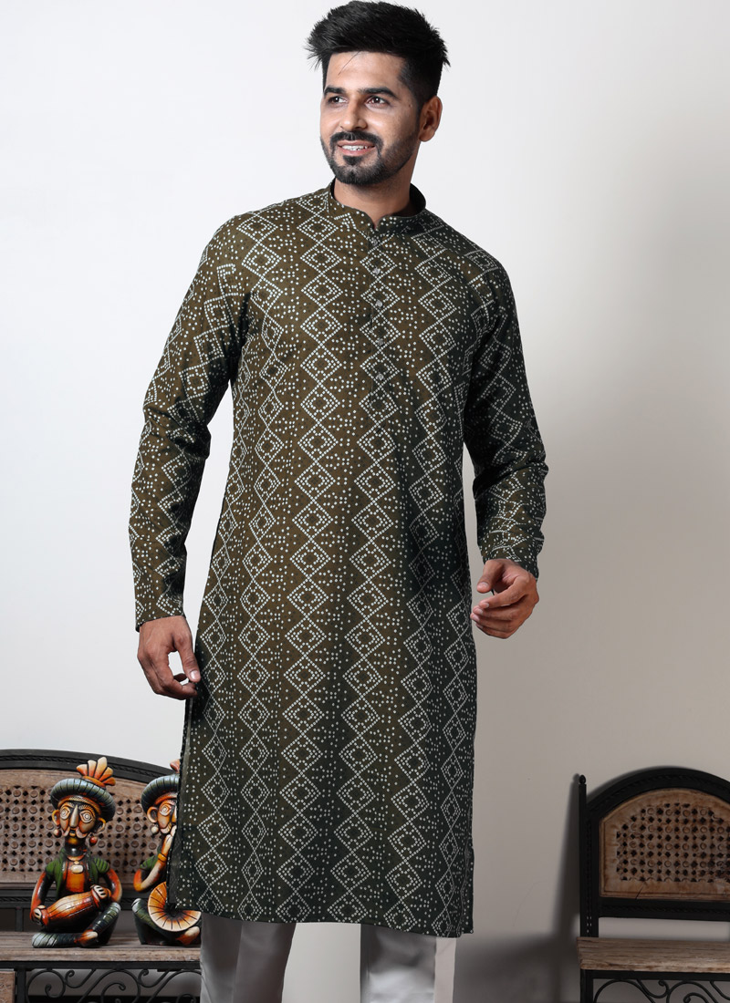 Round Neck Bandhani Print Cotton Mens Kurta For Navratri 2024 In Brown Round Neck Bandhani Print Cotton Mens Kurta For Navratri 2024 In Brown